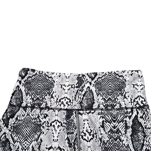Gray Black And White Snakeskin Pattern Shorts Women Size Small - Picture 3 of 7